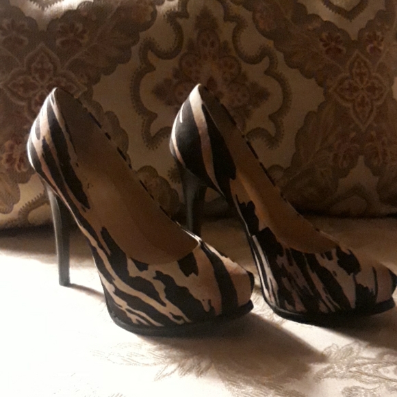 Shoes - Picture 3 of 3